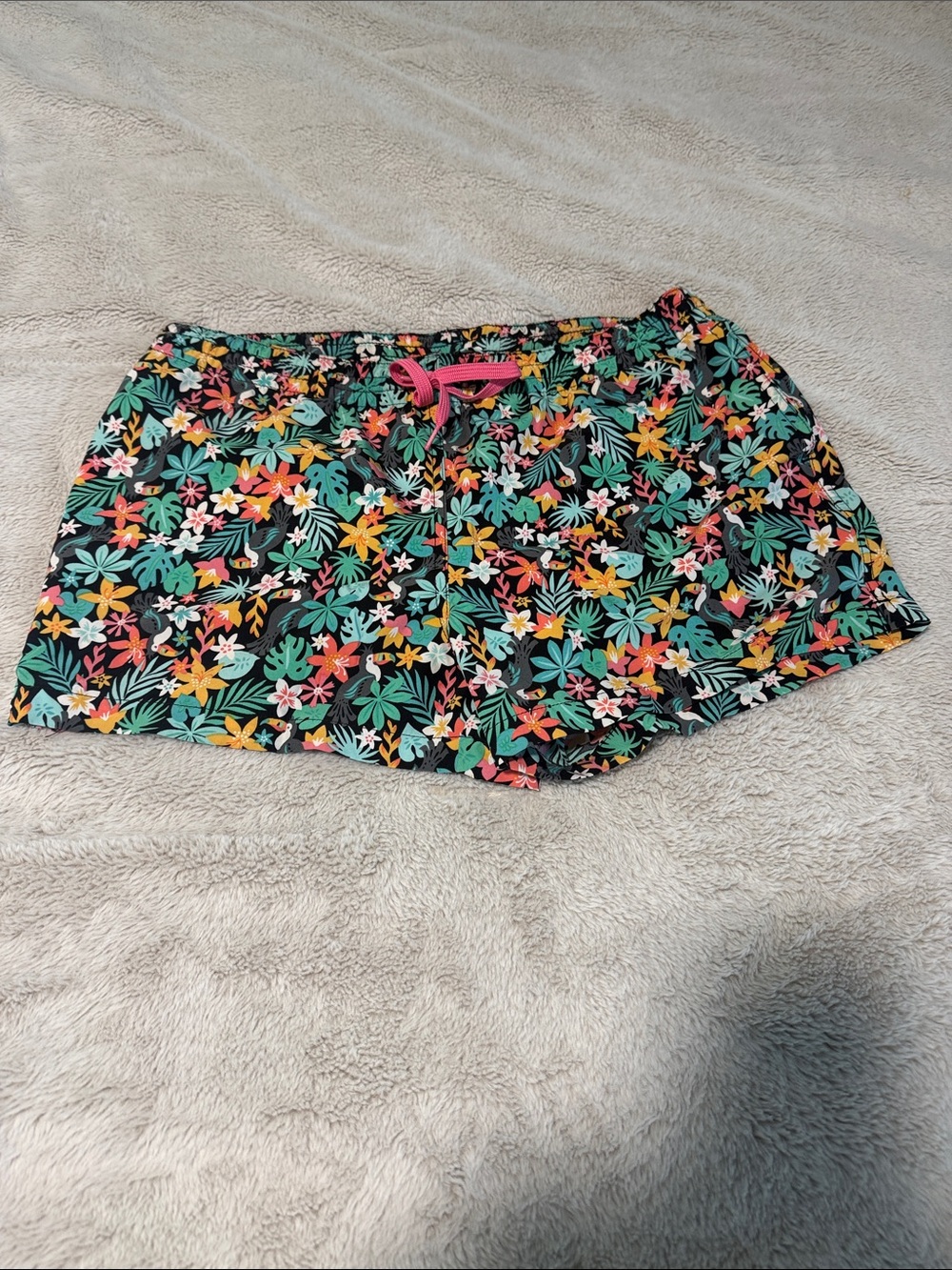 Chubbies Black Tropical Floral 4” swim trunks